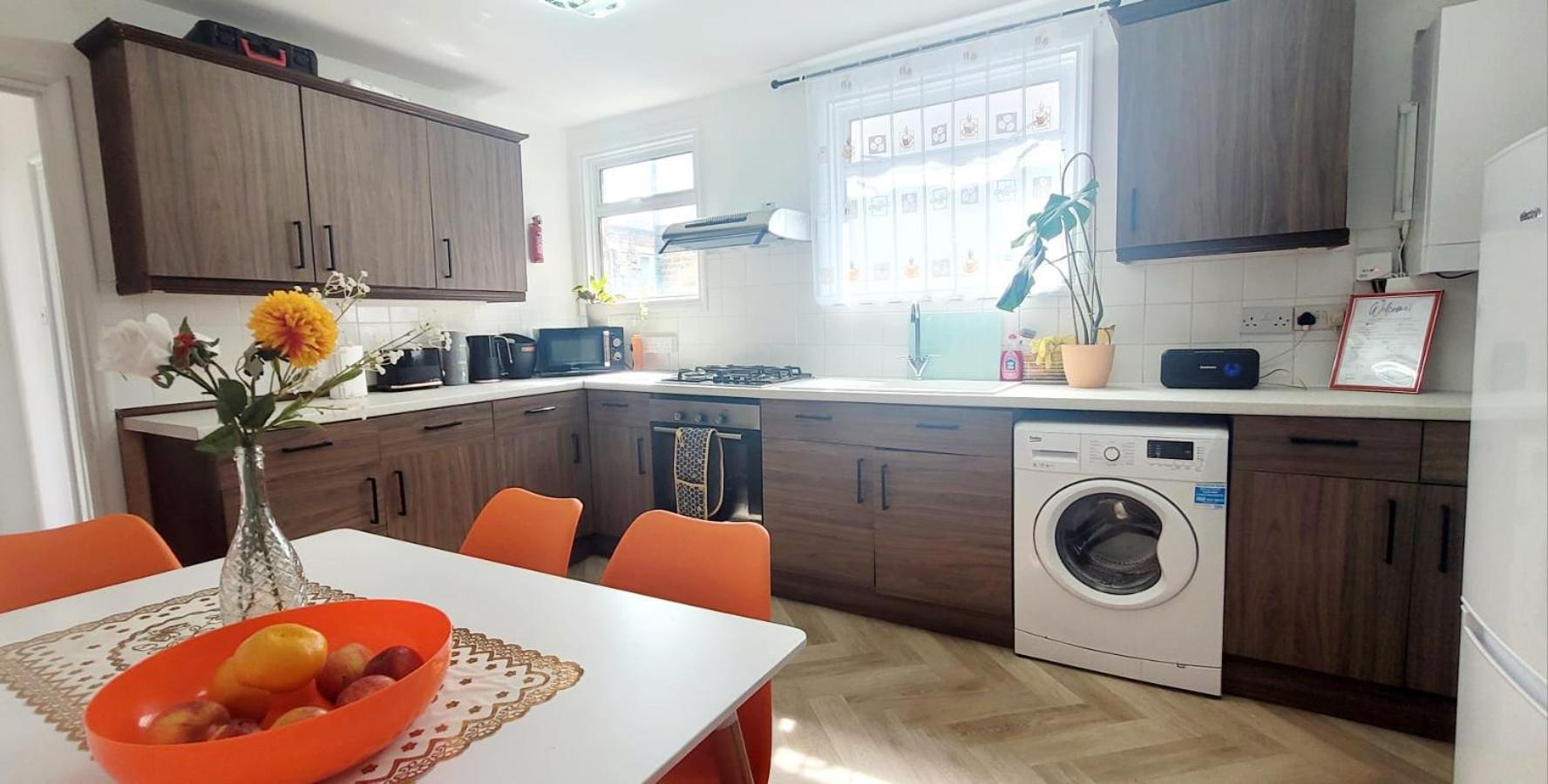 Stylish And Bright Flat In London N8 Turnpike Lane - Piccadilly Line Apartman Kültér fotó